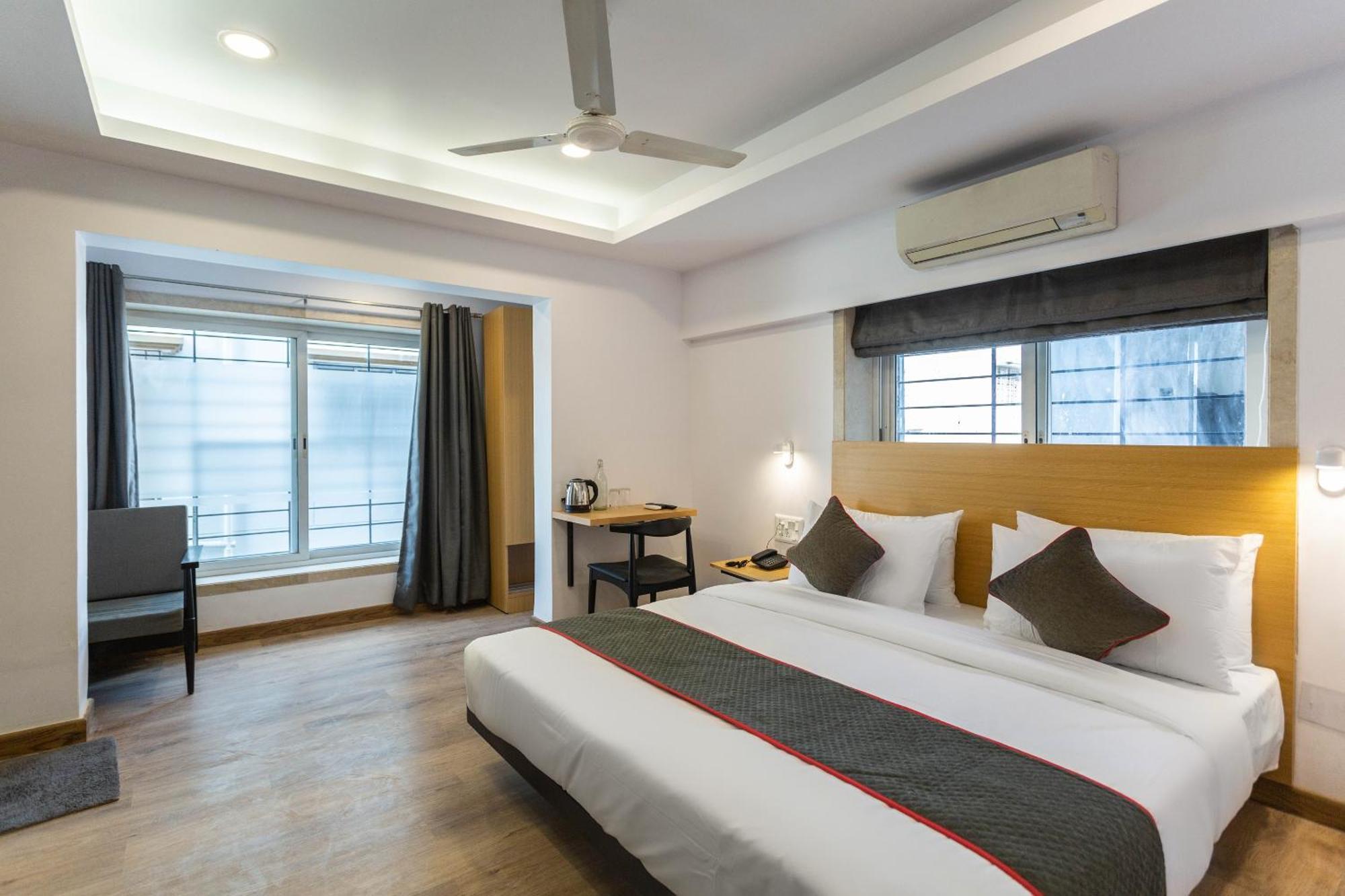 Super Townhouse Habitat New Town & Party Spaces Hotel
